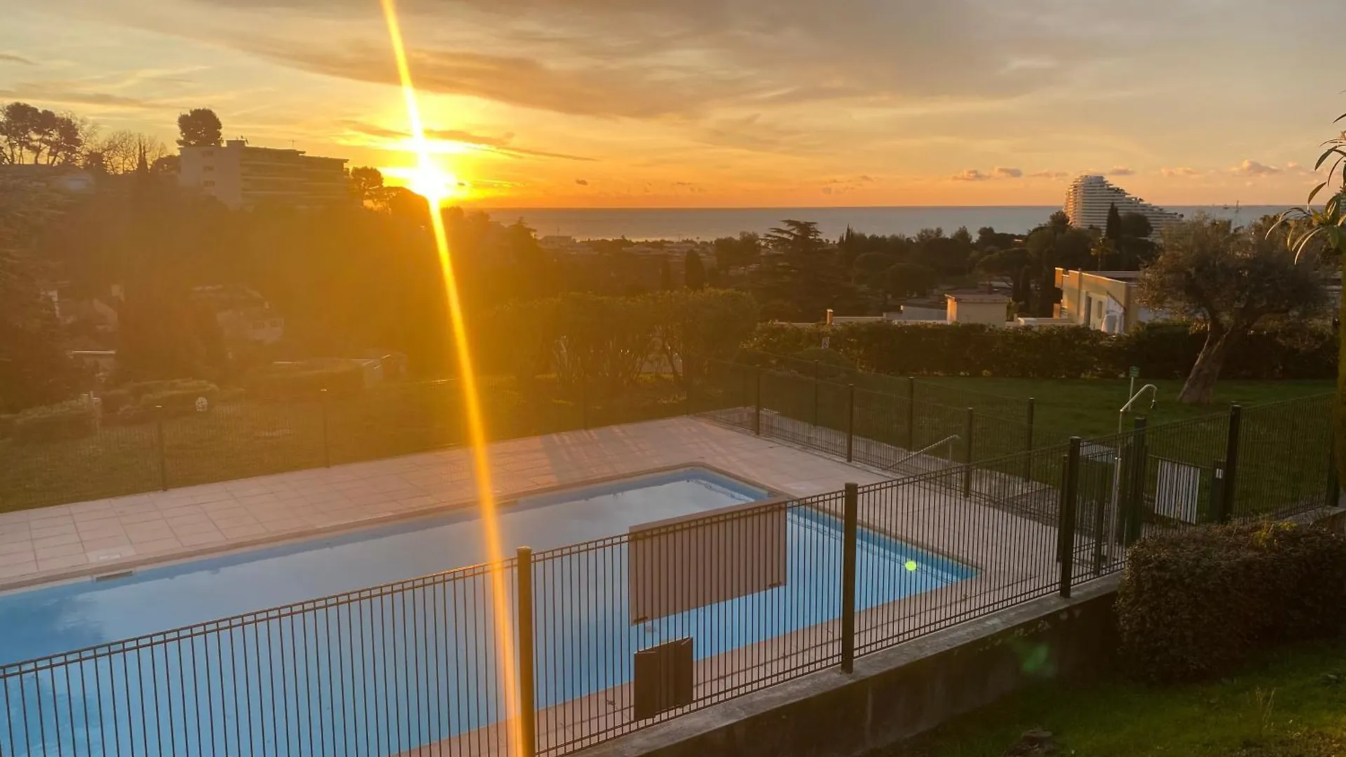 דירה Loveroom - Spicy Love - Situee Entre Nice Et Cannes, Alpes Maritimes צרפת