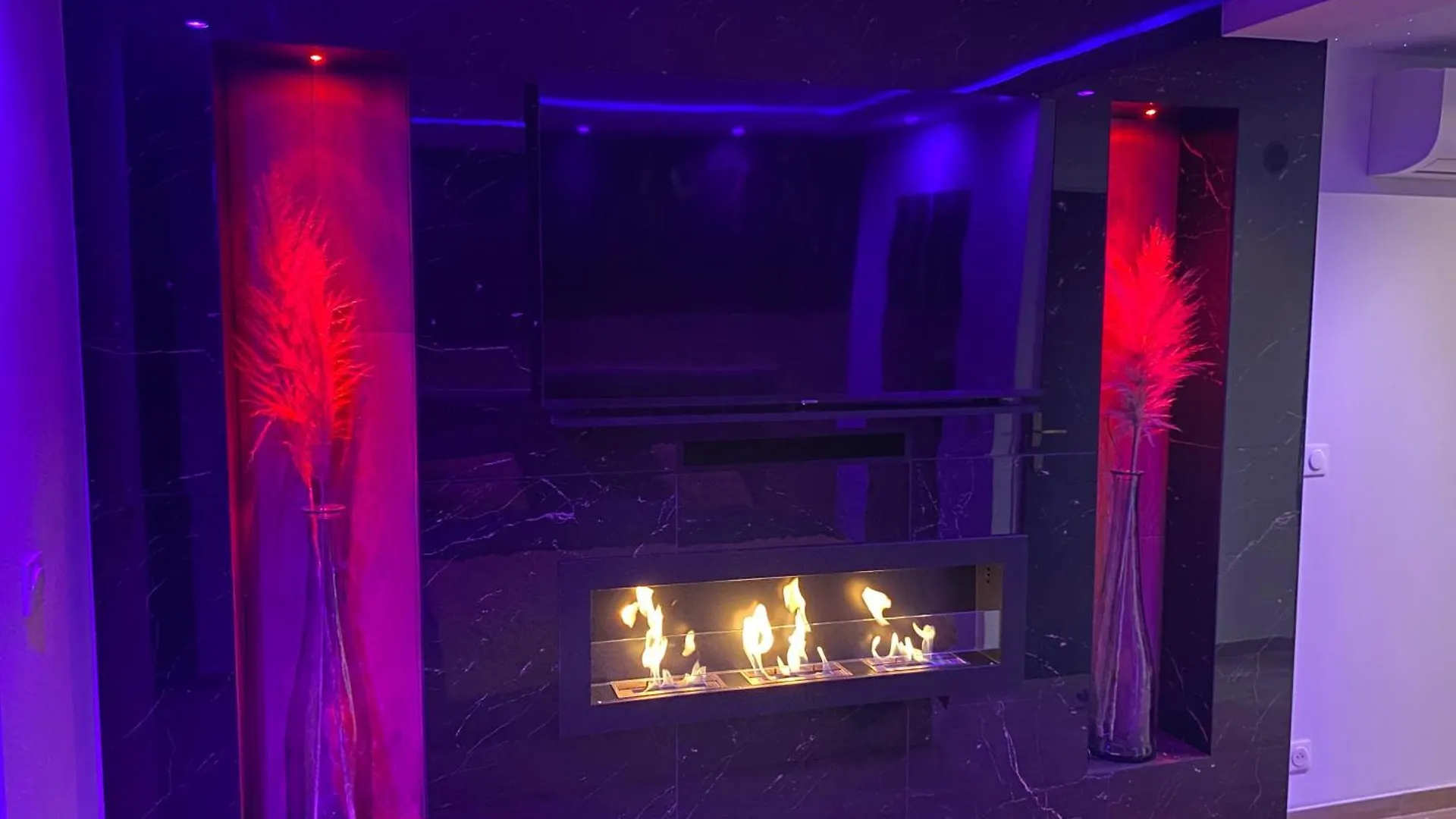 Loveroom - Spicy Love - Situee Entre Nice Et Cannes, Alpes Maritimes צרפת